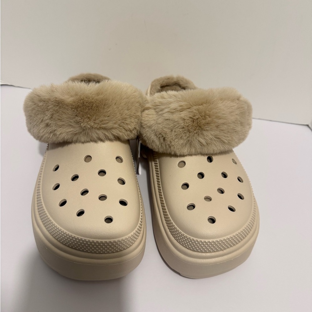 Crocs Stomp Faux Fur Lined Platform Clogs Women Size 12 Men Size 10 Bone